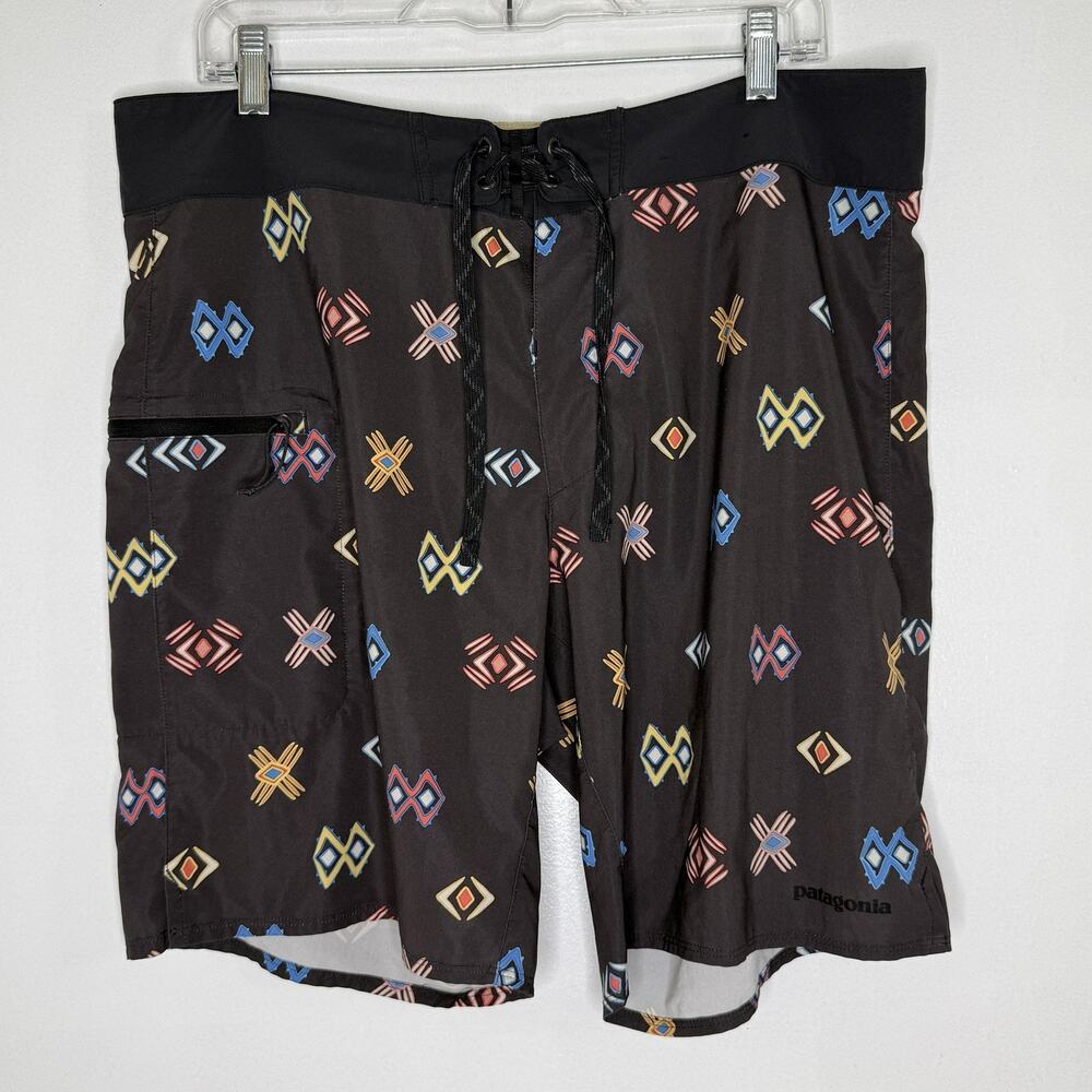 Patagonia Board Shorts Mens 36 Black Geometric Swim Trunks Stretch Quick Dry